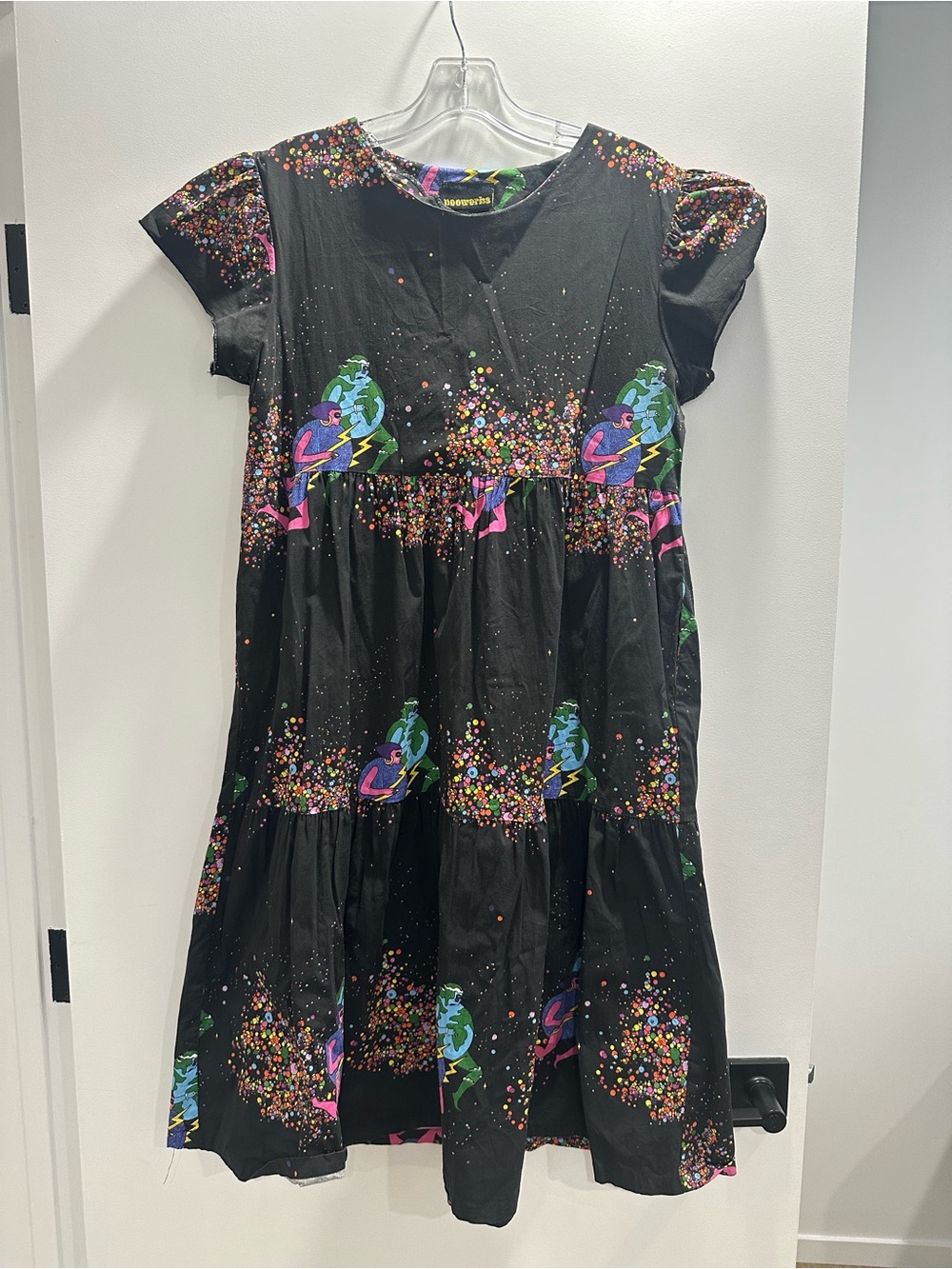 NOOWORKS COSMIC LADIES IN FRIDA STYLE DRESS ' Black Confetti Print Tiered Dress - Picture 4 of 4